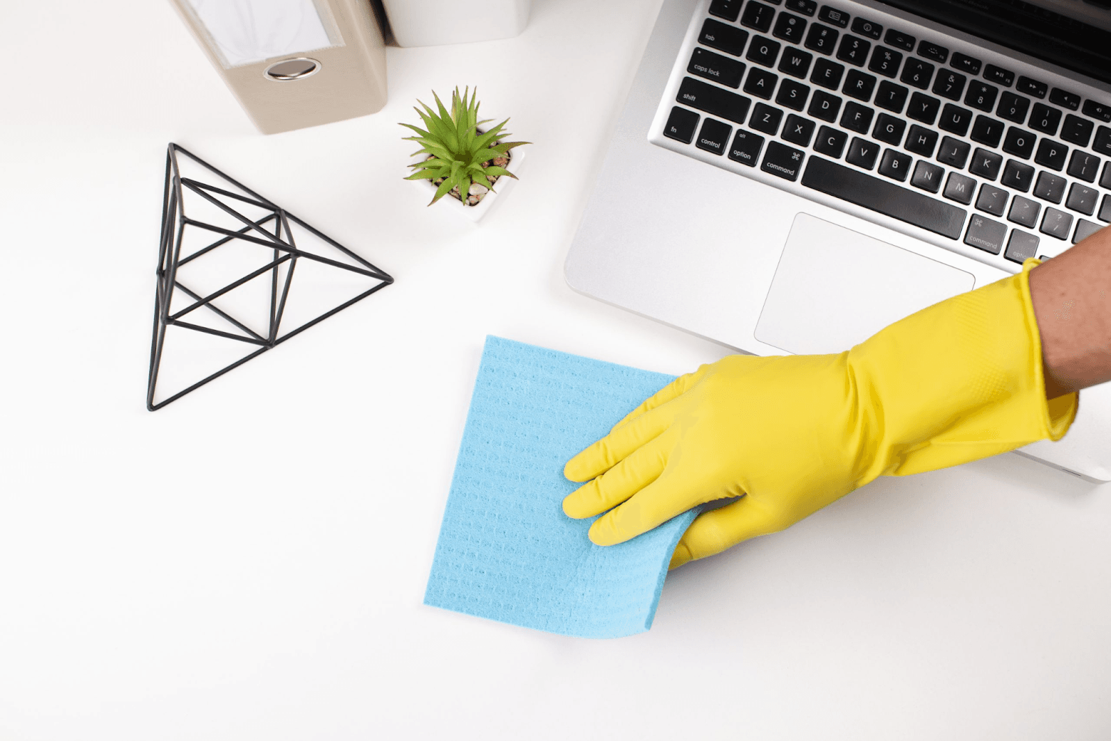 6 Bewährte Methoden der Büroreinigung für ein gesünderes Arbeitsumfeld