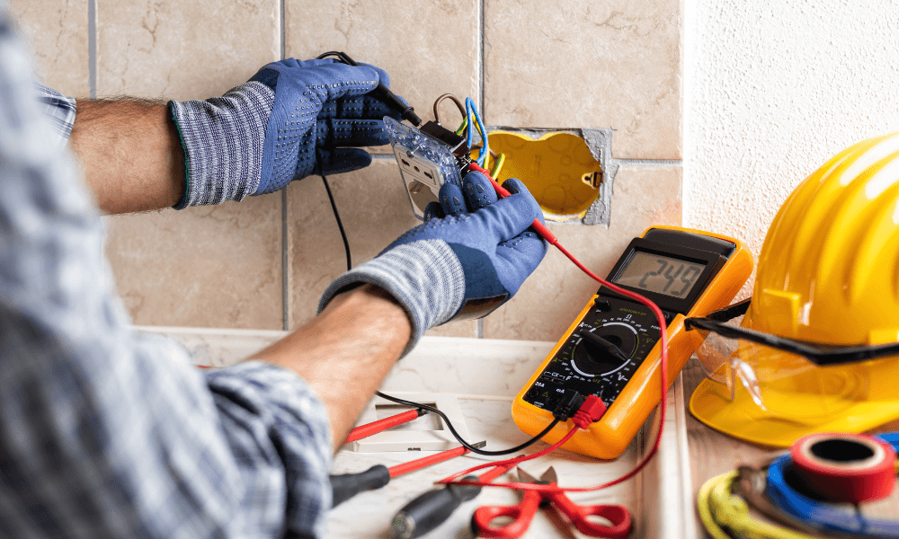 Elektrische Sicherheit in Betrieben durch die DGUV V3 Prüfung erhöhen