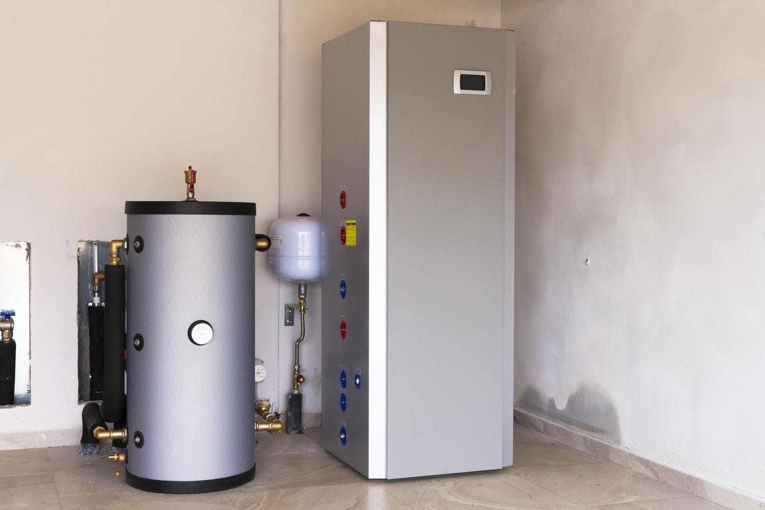 Effiziente Warmwasserspeicher von HeizungsElement – Qualität und Kompetenz für Ihr Zuhause